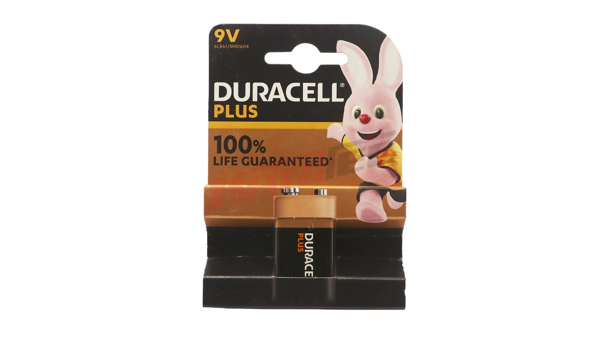 Batterien 1 x 9v duracell plus batterie in originalverpackung mit pinkem häschenmaskottchen und orange-schwarzem design